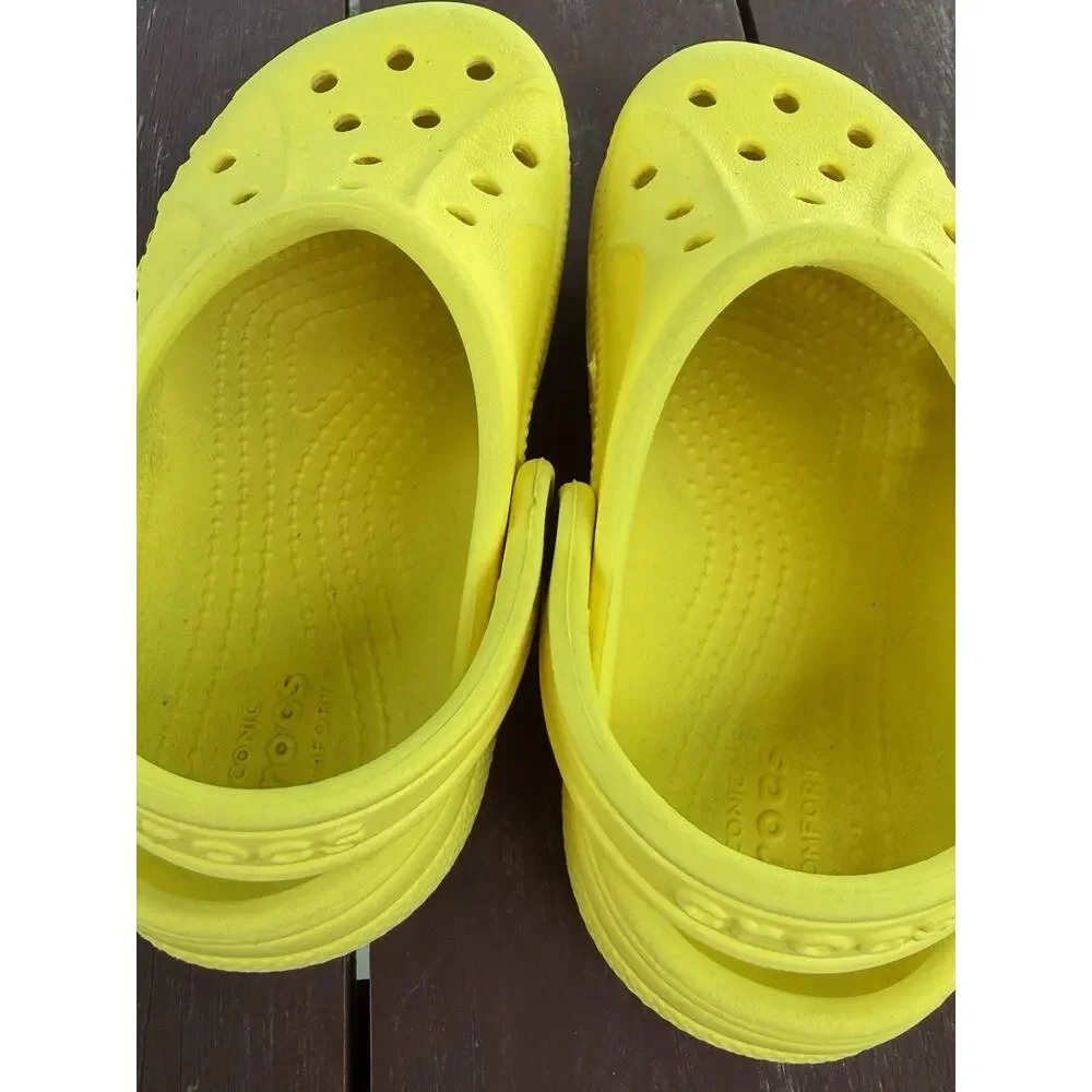 Crocs Classic Clog Yellow Kids Unisex Size C10 Slip-On Comfort Casual Sandals